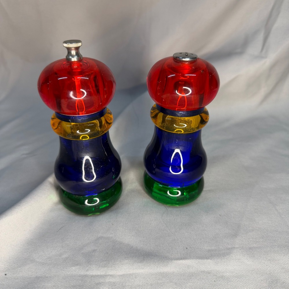 VTG Thompson Multi Color Salt Shaker and Pepper Mill Set Red Blue Green 5"